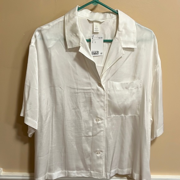 H&M Tops - New H&M White Rayon Button up Cropped Shirt Large